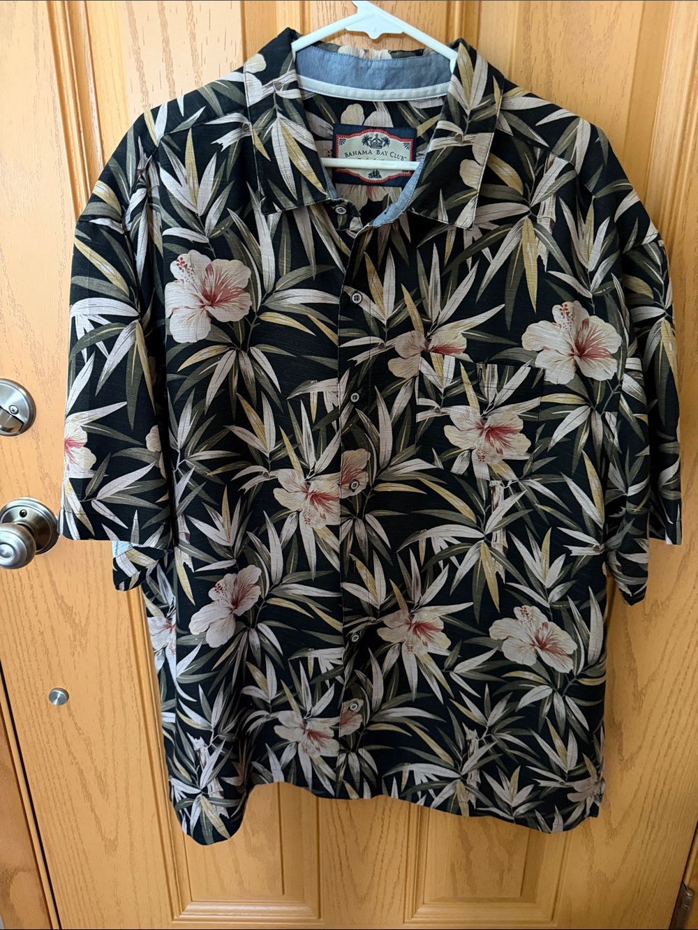 Bahama Bay Club Men’s Black and Cream Tropical Print Shirt XXL